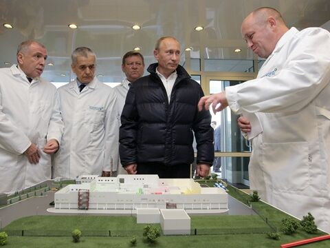 Невзлин: Путин сам хотел быть как бы смотрящим всея Руси, но он слабоват для этого. И ему нужен Пригожин: резкий, жесткий, сидящий, сидевший