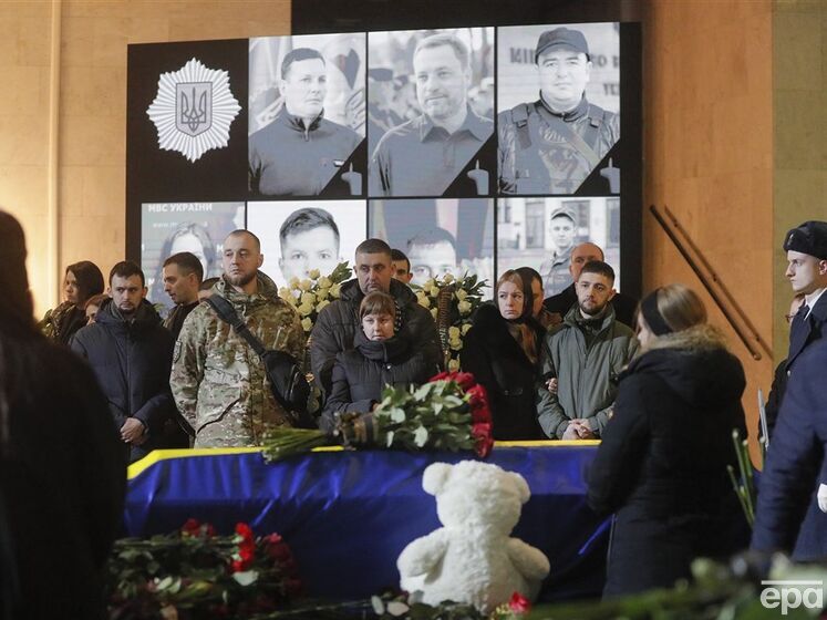 У Києві відбулася церемонія прощання з Монастирським та іншими загиблими в авіакатастрофі у Броварах співробітниками МВС. Фото, відео