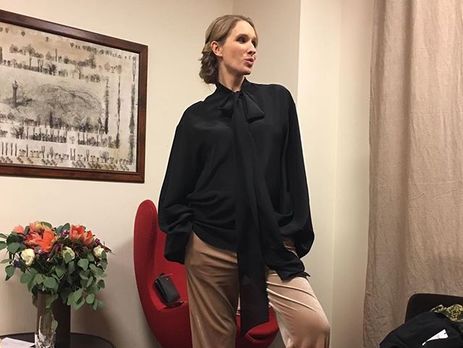 Осадчая надела костюм елки