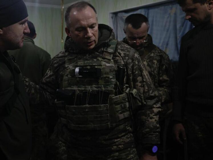 "Українські воїни не дають ворогові здобути стратегічну перевагу". Сирський приїхав під Бахмут. Фото