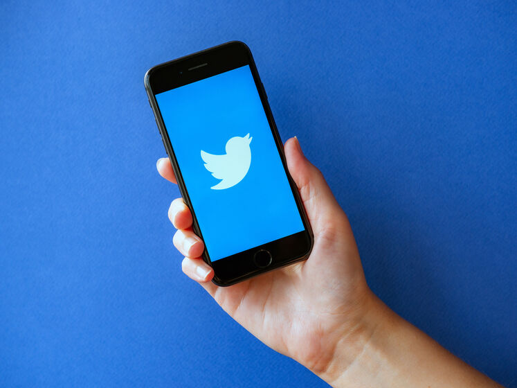 Расходы на рекламу в Twitter упали более чем на 70% – исследование