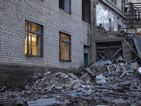 Российские оккупанты обстреляли медучреждение и частные дома в Краматорске – мэр