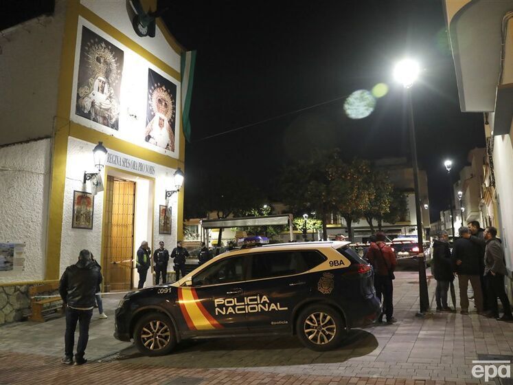 В Испании мужчина с мачете напал на две церкви, есть погибший и раненые. СМИ пишут о задержанном марокканце