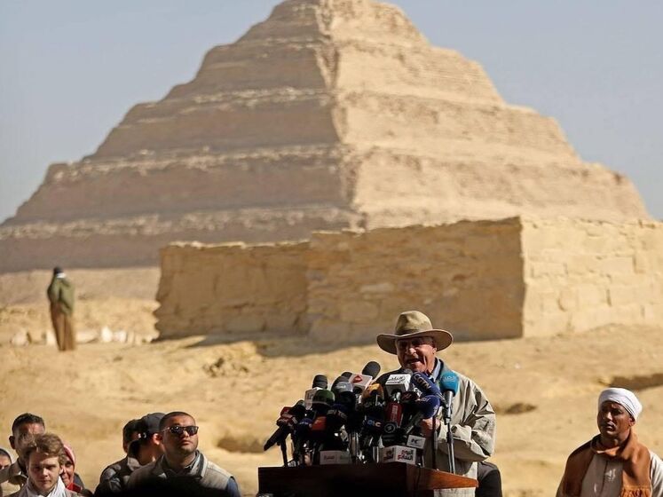 Египетские археологи обнаружили, вероятно, самую старую мумию. Саркофаг, в котором она хранилась, не открывали более 4 тыс. лет. Фото, видео