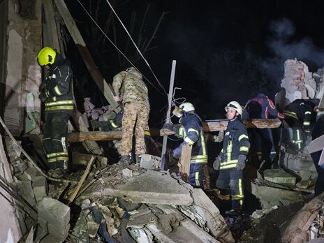 Ракетный удар по Краматорску. Три человека погибли, 18 травмированы, из-под завалов удалось достать двух пострадавших