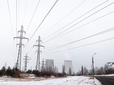 Дефицит электричества в Украине немного снизился, его хватает на 80% нужд потребителей. 