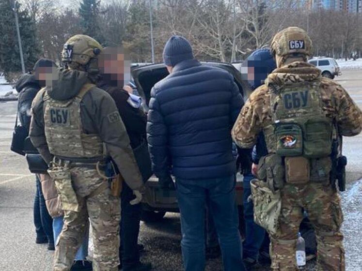 СБУ затримала чиновника Одеської ОВА за підозрою у вимаганні у підприємців