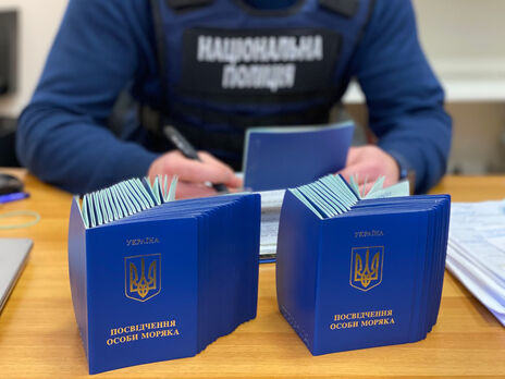 Поліція викрила корупційну схему оформлення документів моряків в Одеській області