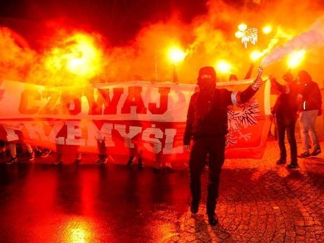 Гражданину Польши выдвинули обвинения за антиукраинские лозунги на марше в Перемышле