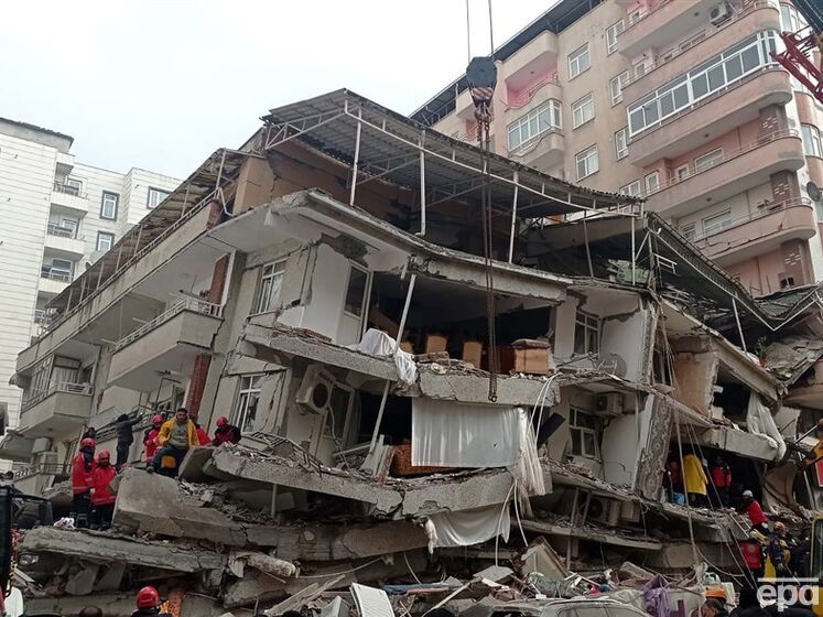 В Турции объявили недельный траур из-за землетрясения