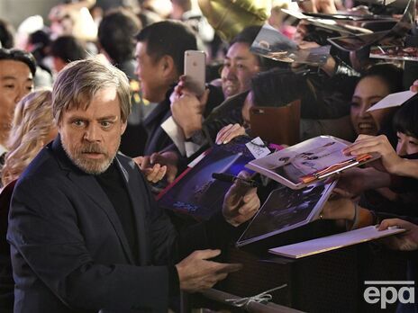 Гемілл продасть постери 