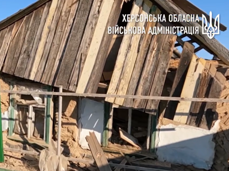 Оккупанты обстреляли Херсон, пострадали 40-летний мужчина и 15-летний подросток – ОВА
