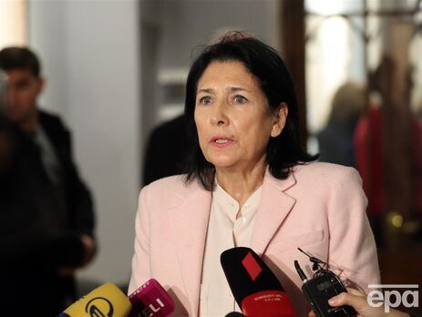 Президентка Грузії заявила, що Саакашвілі не випустять із в'язниці навіть якщо вона його помилує