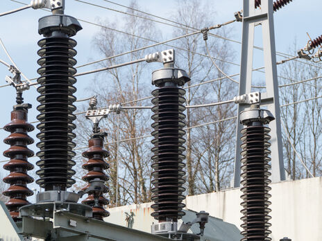 У НКРЕКП заявили, що ситуація з дотриманням графіків вимкнень електроенергії покращилася