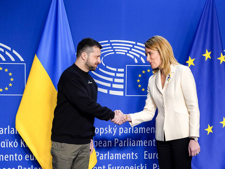 Метсола звернулася до країн ЄС із закликом дати Україні літаки й далекобійні ракети під час візиту Зеленського в Європарламент