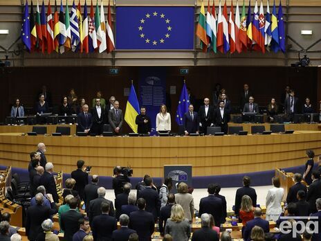Зеленского в Европарламенте приветствовали овациями и возгласами 