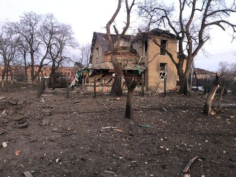 У Харківській області російські ракети зруйнували кілька багатоквартирних і приватних будинків. Пошкоджено будівлі 