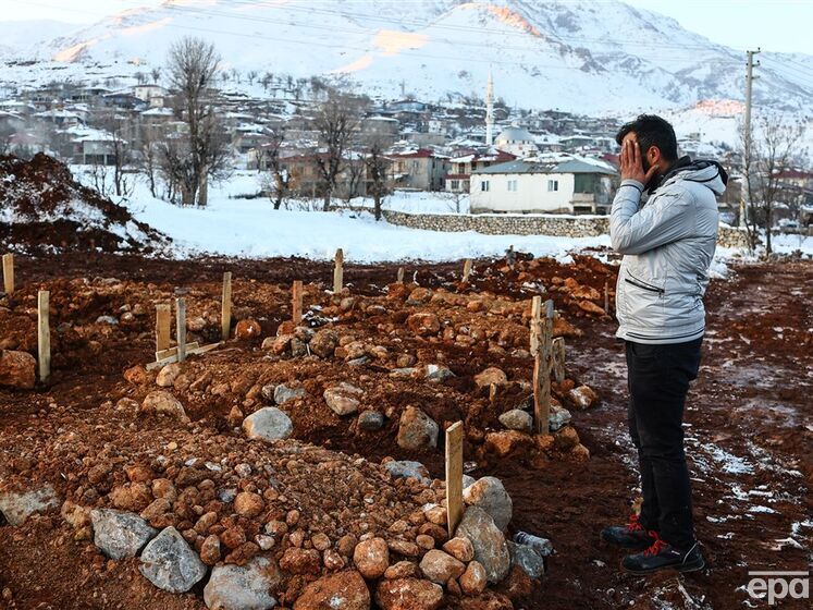 Число погибших в результате землетрясения в Турции превысило 20 тыс.