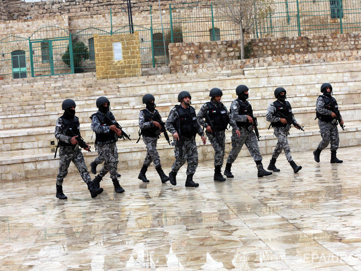 В Иордании силы безопасности вступили в перестрелку с вероятными сообщниками террористов