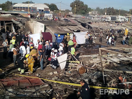 Губернатор: В результате взрыва на рынке фейерверков в Мексике погибли минимум 29 человек