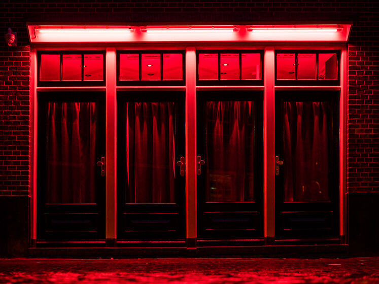 У кварталі червоних ліхтарів в Амстердамі введуть нові обмеження – місцева влада