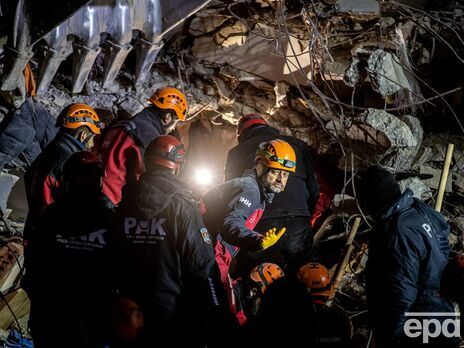 После землетрясения в Турции спасатели достали живыми из-под завалов более 8 тыс. человек – Эрдоган