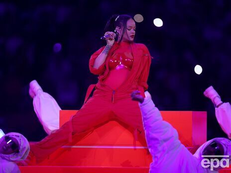 Рианна вместе с мужем и девятимесячным сыном снялась для Vogue. Фото