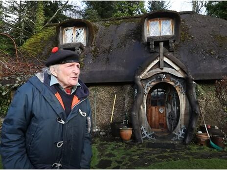 Шотландець випадково побудував собі будинок гобіта і став знаменитим. Журналістам він заявив, що ніколи не читав 