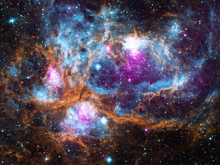 NASA показало снимок "космической волшебной страны"