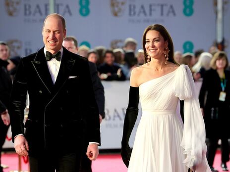 Стало известно, почему жена принца Уильяма шлепнула его по ягодицам на красной дорожке премии BAFTA 2023