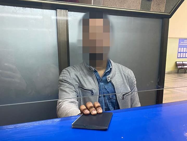 Українець намагався виїхати з країни, надавши закордонний паспорт громадянина Нігерії – Держприкордонслужба України