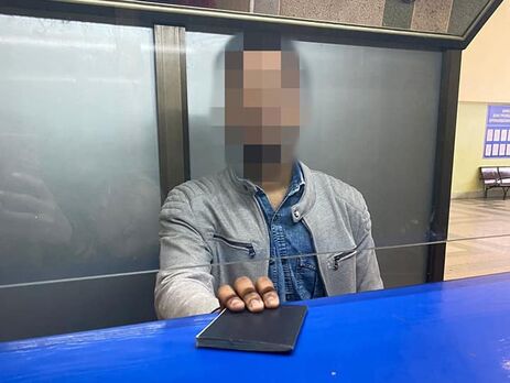 Украинец пытался выехать из страны, предъявив загранпаспорт гражданина Нигерии – Госпогранслужба Украины