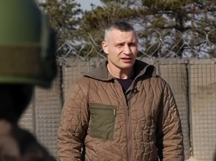 "Это была помощь от Киева, которая спасла жизнь бойца". Кличко посетил одну из воинских частей и рассказал о символическом подарке