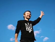 Вакарчук в Киеве, Каменских за границей, а