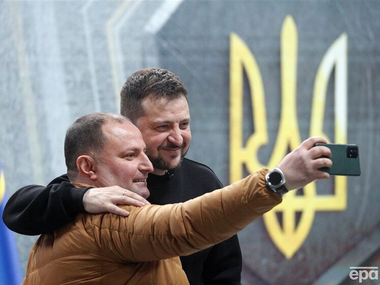 Журналист из Азербайджана на украинском языке попросил Зеленского сделать селфи для сына. Пресс-секретарь президента отреагировал