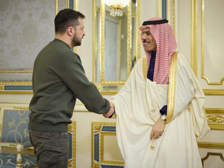Зеленский встретился с главой МИД Саудовской Аравии