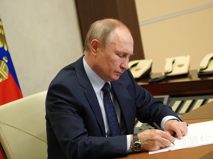 Путин подписал закон о приостановке участия РФ в ядерном соглашении. Он же может принять решение о возобновлении участия России в договоре с США