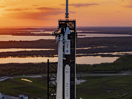 SpaceX запустила на МКС космічний корабель з екіпажем з американців, росіянина і громадянина ОАЕ. Відео