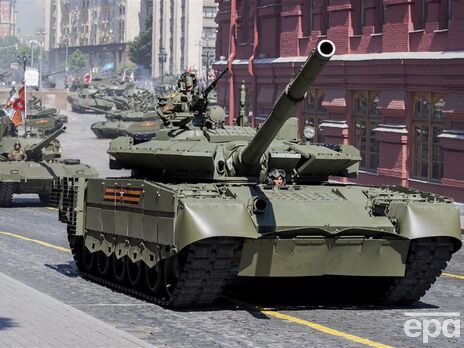 На місяць Росія може виробляти 20 нових і модернізувати до 90 старих танків. Цього не вистачає, щоб замінити знищені – The Economist