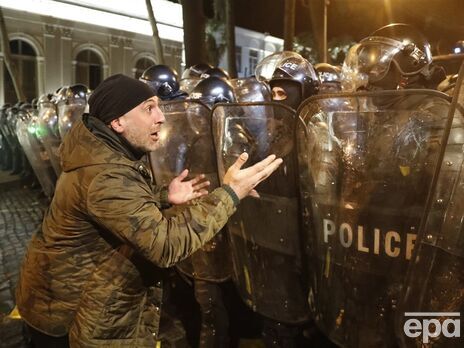 В Тбилиси произошли столкновения полиции с протестующими против закона об 