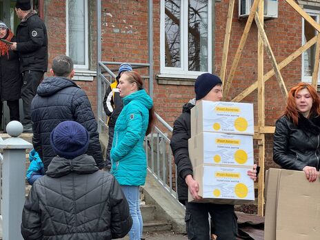 Фонд Рината Ахметова передал в Славянск почти 2 тыс. продуктовых наборов 