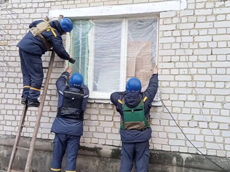 Окупанти обстріляли прикордонні райони Сумської області. Зруйновано житло та ЛЕП