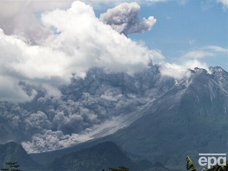 В Индонезии произошло извержение вулкана Мерапи. Видео