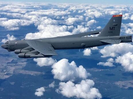 Літак США для ядерних бомбардувань пролетів уздовж кордону Євросоюзу з Росією