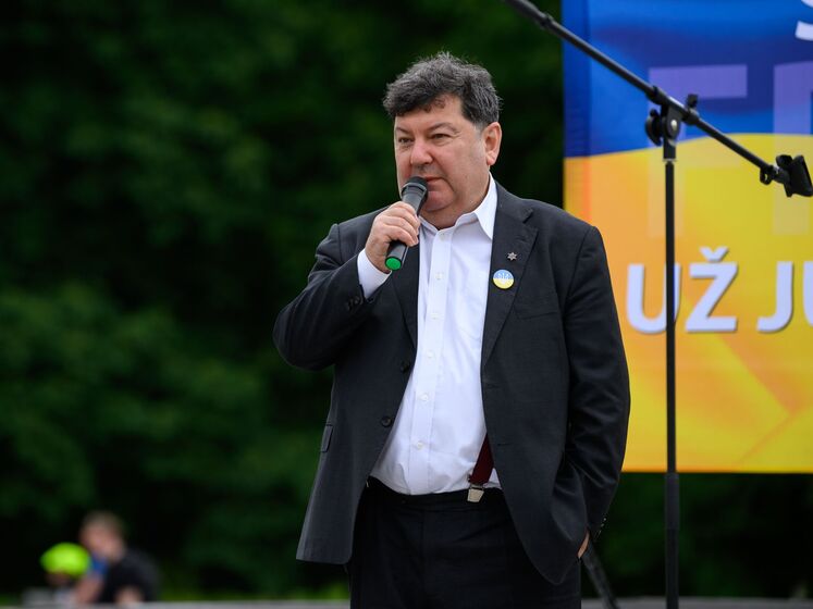 Зінгеріс: На підписанні Угоди про асоціацію Янукович кричав: "Я говорю з ним!" – диким голосом різаної кобили. Німці та англійці відповідали: "Чому ви говорите з Путіним?" – "Він усе про нас знає і не дозволяє"