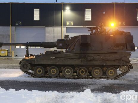 Британцы показали в работе танки Challenger 2, которые получит Украина. Видео