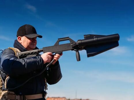 Українські виробники забезпечили кілька міст Львівської області антидроновими станціями й рушницями