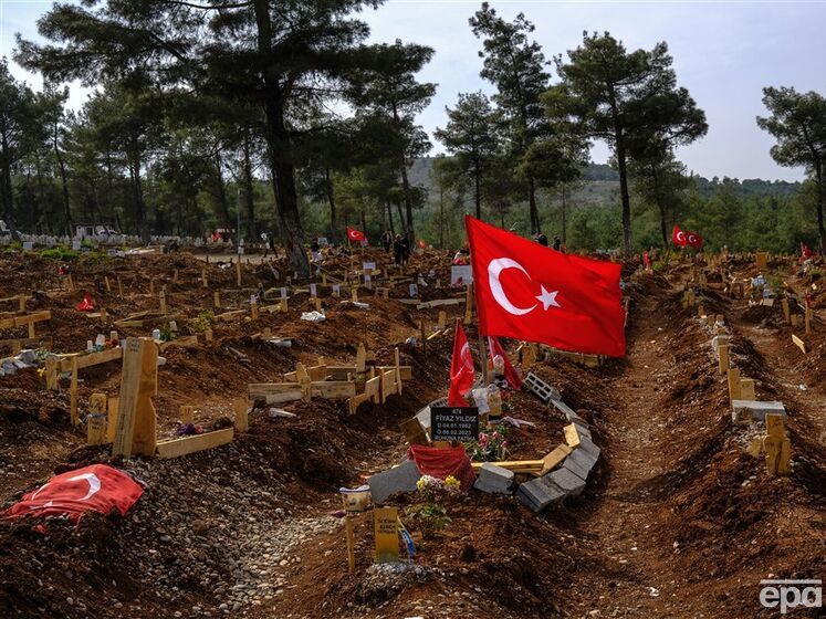 У Туреччині за два дні кількість жертв потужного землетрусу зросла майже на 500 осіб