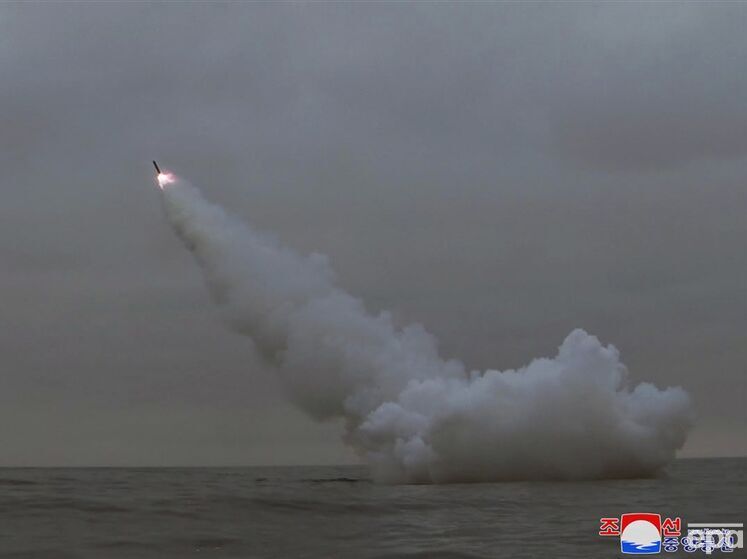 КНДР запустила ракети з підводного човна напередодні спільних навчань США та Південної Кореї