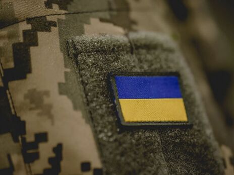 Украинцы больше всего доверяют Вооруженным силам и волонтерам, меньше всего политическим партиям – опрос
